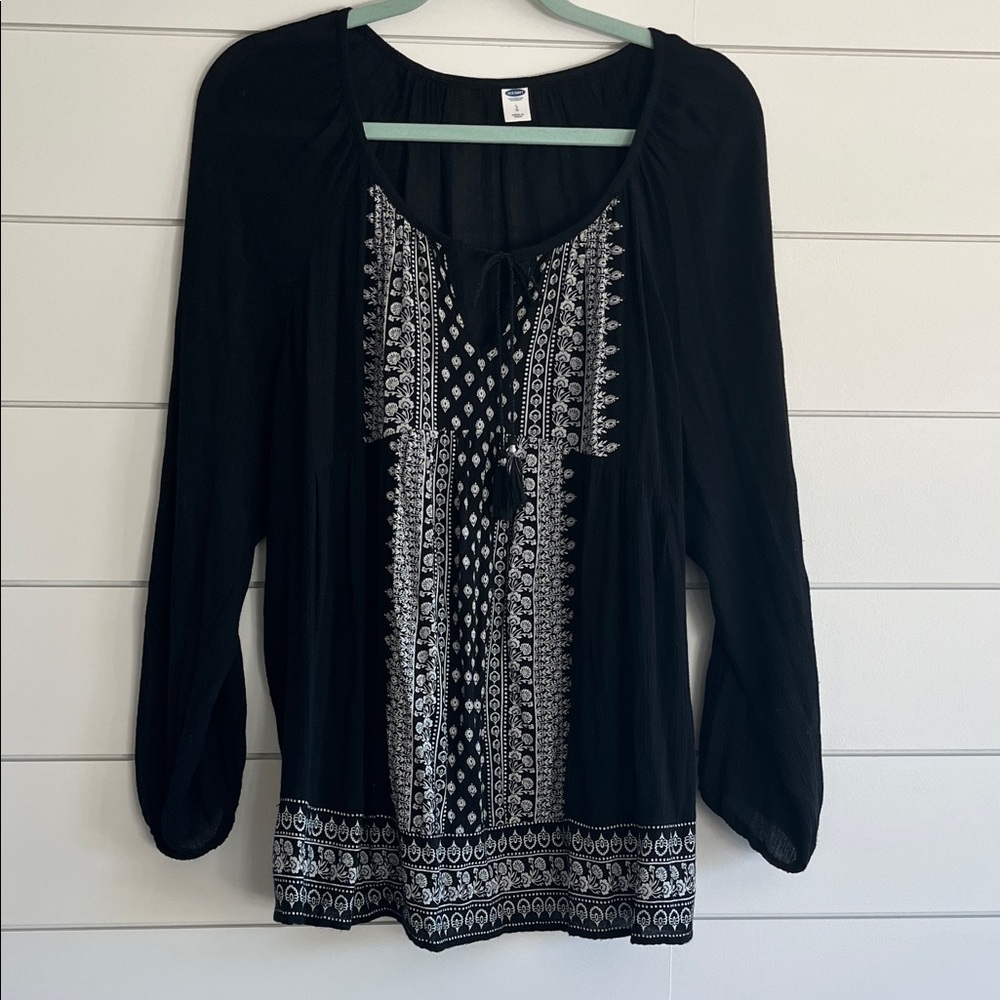 Old Navy Black Tunic with White Faux  Embroidery Size Large